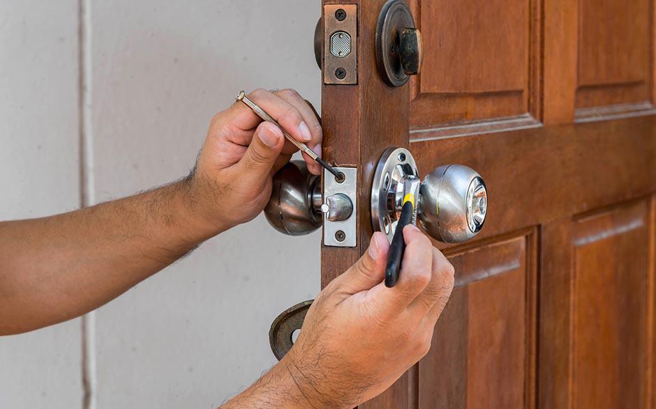 artisan serrurier pas cher Montmacq